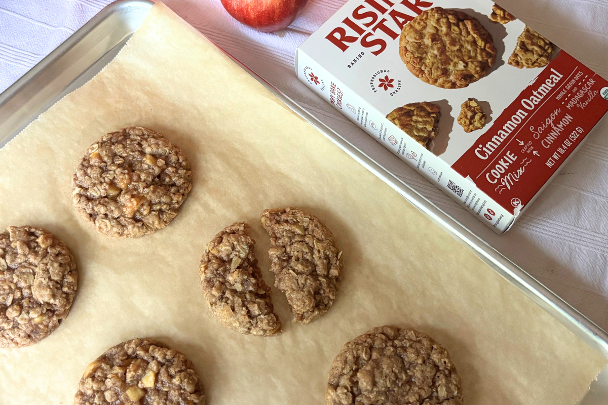 Cinnamon Apple Oatmeal Cookies